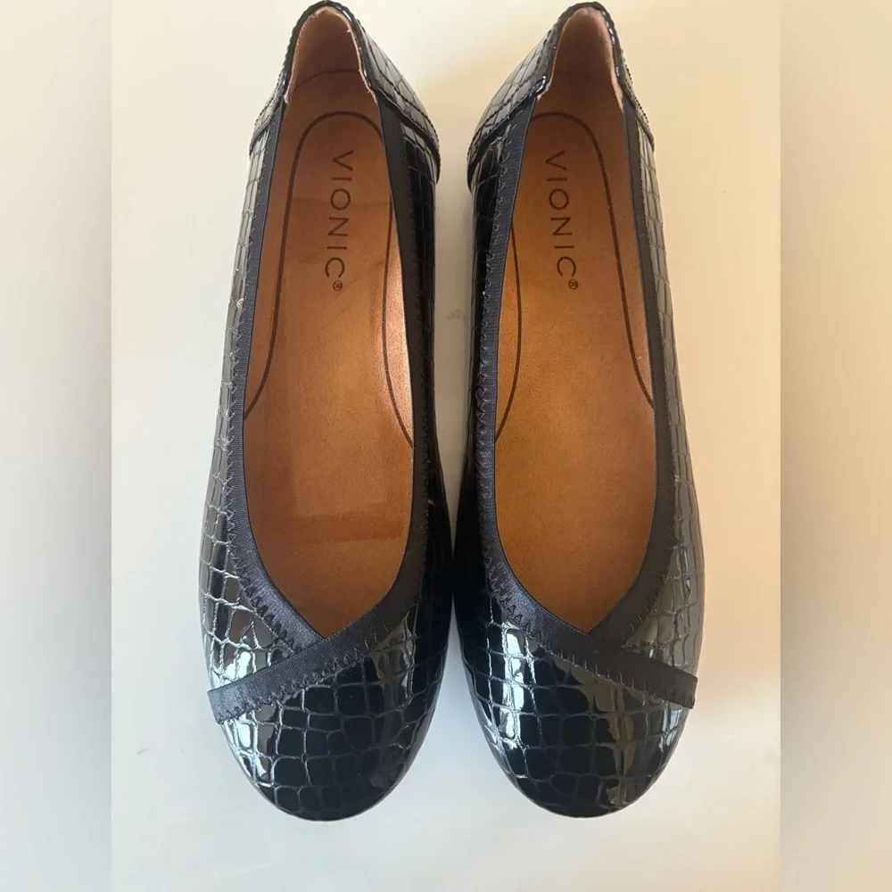 Vionic Spark Caroll Ballet Flat Black Snakeskin Leather Slip On Women’s Size 6 - Picture 2 of 6